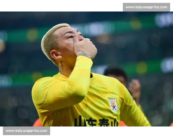 基莱斯 10 球领跑射手榜！单挑泰山防线爆射制胜，王大雷望球兴叹