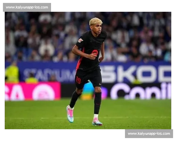 巴萨 10 号传承：亚马尔正式接过传奇球衣，开启新时代