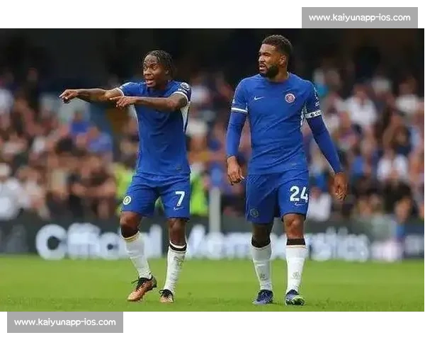 拜仁 5500 万欧压哨报价吉滕斯未果，切尔西 6500 万欧抢下英格兰新星