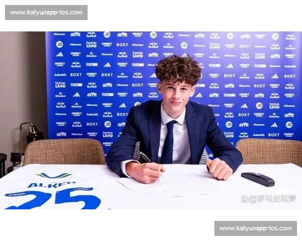 贝林厄姆弟弟多特首秀破门！天才中场接班兄长引期待